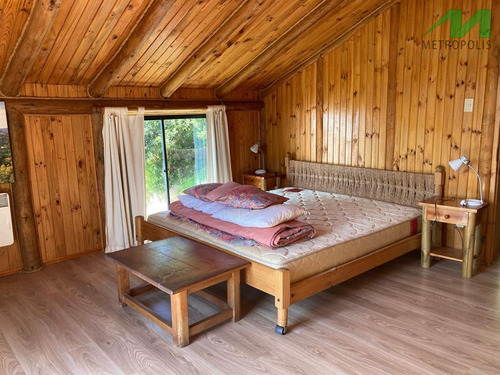 Casa En Venta De 9 Dorm. En Vichuquén