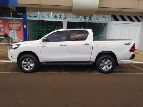 Imagem 2 de 15 de Toyota Hillux Cd 4x4 2.8 Diesel Manual