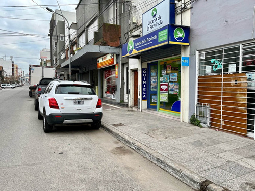 Imagen 6 de 17 de Local Comercial Sobre 12 De Octubre