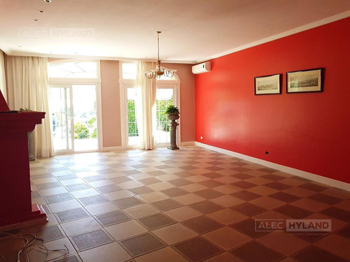 Imagen 12 de 27 de Casa En Venta 7 Ambientes - Acas.-libert./solis