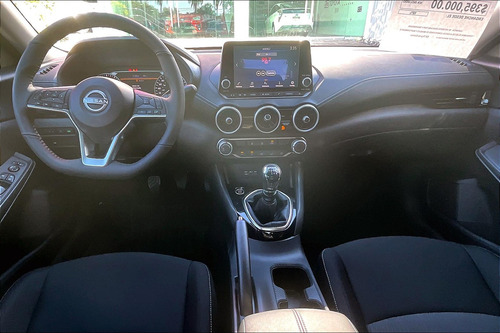 Nissan Sentra 2.0 Advance Mt