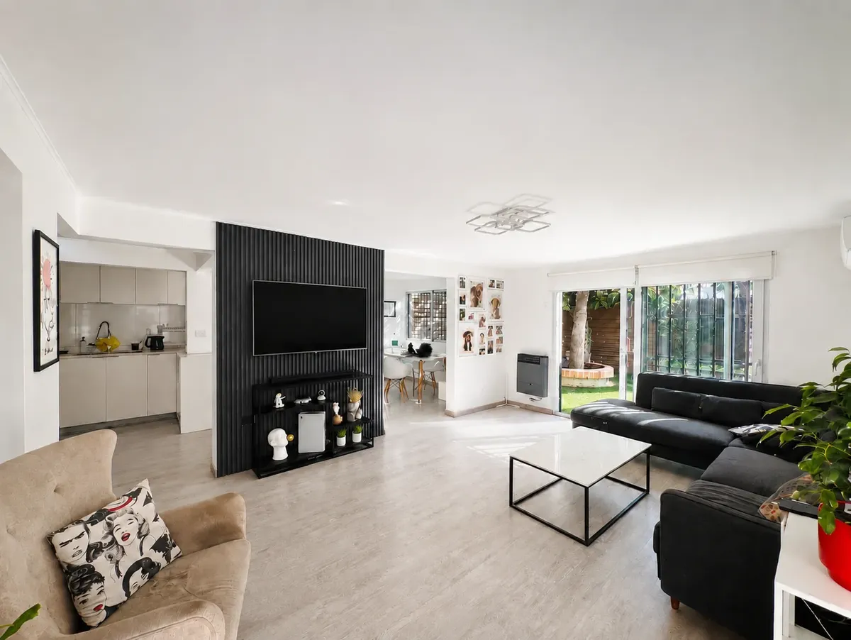 Imagen 3 de 30 de Espectacular Casa Remodelada En Las Condes - Colegio Aleman