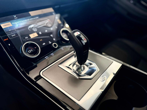 Imagen 14 de 21 de Land Rover Range Rover Evoque New Model P300e Hibrida