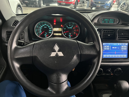 Mitsubishi Pajero TR4 2.0 4x2 Flex Aut. 5p