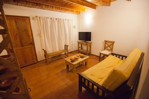 Imagen 2 de 15 de Alquiler Departamento San Martín De Los Andes Aldea Ii N°51. A 2 Cuadras Del Lago Lacar, Zona Centro, Muy Luminoso. Alojamiento / Alquiler Temporario / Hospedaje / Arriendo