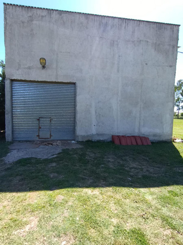 Casa Quinta Venta La Plata Ruta 2 Jardin Galería Parrilla Pileta Lote 3700 Mts Galpón