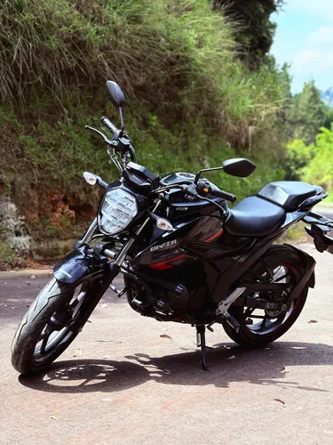 Gixxer 150 Fi Abs Color Negro Con Llantas Pirelli Nuevas