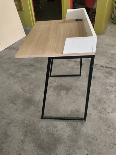 Escritorio Pupitre Juvenil. Casi Nuevo Madera Y Hierro. Blanco Y Color Haya