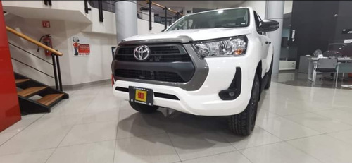 Imagen 4 de 15 de Toyota Hilux 2021 2.7 Cabina Doble Sr Mt
