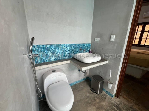 Casa De Campo En Venta En Sector Ojo De Agua El Castaño Remodelada Con Planta Electrica Piscina Y Sistema De Seguridad Kg:25-2941
