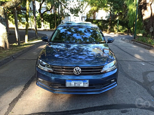 Volkswagen Vento 2.5 Luxury Aut. 2016 Services Oficiales