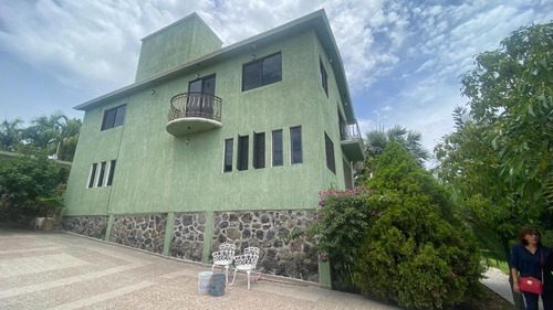 Casa En Venta Seminueva En Cuernavaca Con Areas Recreativas