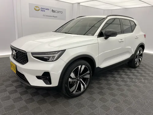 Volvo XC40 2.0 B5 Poll Star Hibrida
