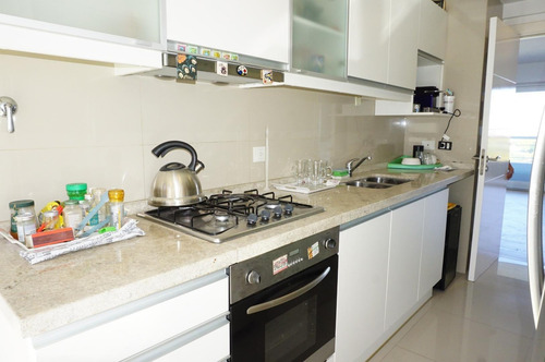Excelente 3 Ambientes Con Cochera Piso 15. Imponente Vista