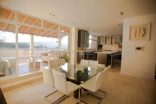 Casa Alto Hatillo 25-14141 R.e