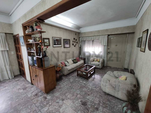 Imagen 16 de 30 de Casa Lote Propio Doble Frente Coch. Jdín Parrilla + Atelier De Trabajo De 143m²