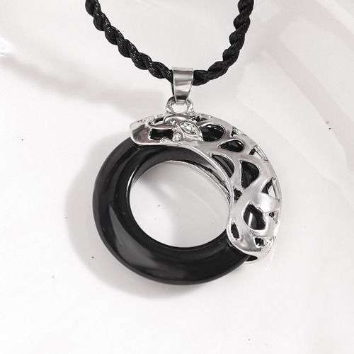 Colar De Casal Com Pingente Redondo Preto E Branco Com Pinge