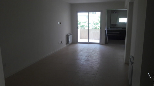 Imagen 2 de 30 de Oportunidad - Departamento De 3 Amb. A La Calle A Estrenar
