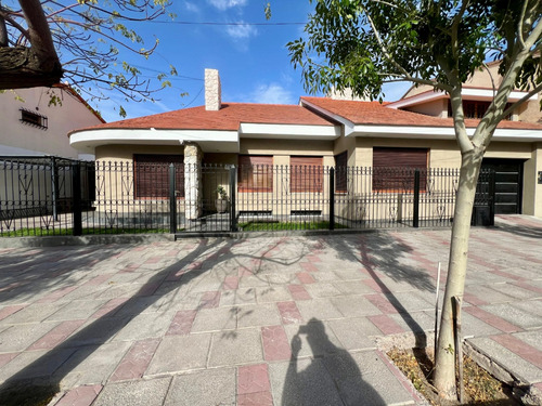 Venta De Chalet En Dorrego