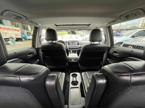 Imagen 8 de 15 de Toyota Highlander Limited Americano