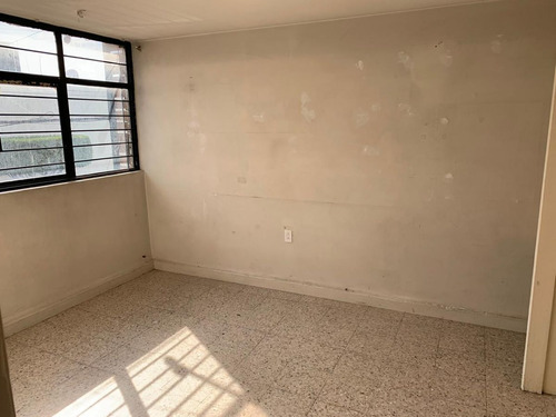 Edificio En Lindavista, Gustavo A. Madero