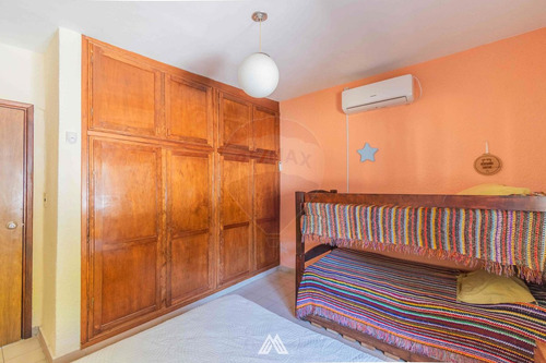 Venta Casa 2 Dormitorios Los Titanes Con Cochera