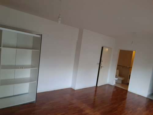 Av Cramer 2590 2 Piso C/fte Balcón