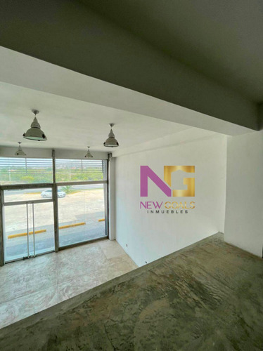 Local Comercial Ubicado En La Av. Llano Adentro
