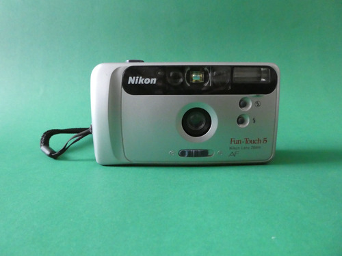 Cámara  Nikon Fun Touch 5
