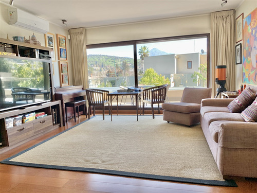 Condominio / Avenida La Dehesa / Bernardo Larraín