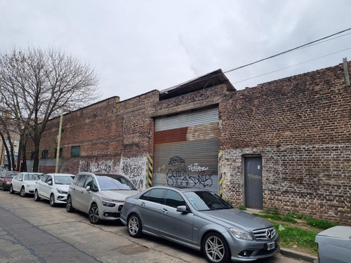 Imagen 3 de 30 de Depósito - Tigre