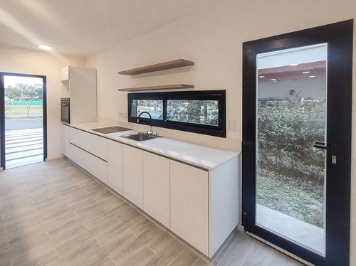 Imagen 7 de 30 de Moderna Casa De 4 Ambientes A Estrenar En Venta En San Ramiro, Pilar Del Este