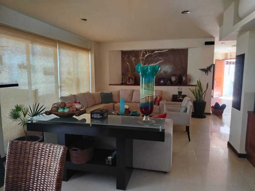 Villa De Lujo En Venta Pegada A La Playa, Kovay Gardens