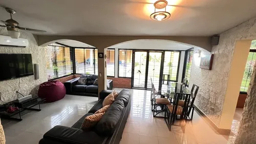 Vende Casa Guaparo. M.c.