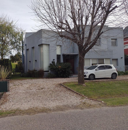 Imagen 1 de 24 de Excelente Casa A La Venta De 5 Ambientes En Barrio Los Sauces. Pilar