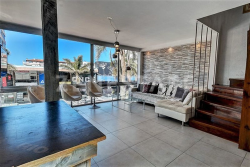 Venta De Apartamento 3 Dormitorios En Penínsul
