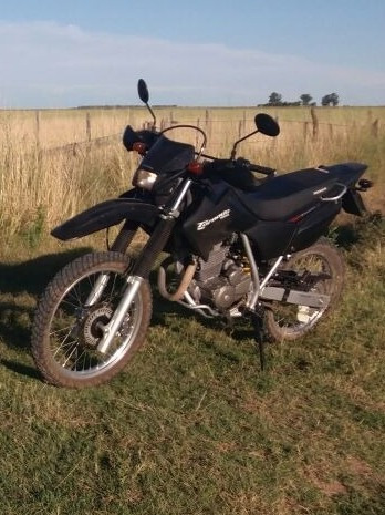 Imagen 5 de 8 de Honda Tornado Xr 250