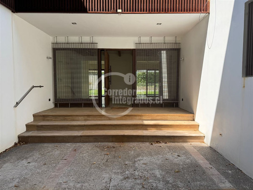 Casa En Venta De 7 Dorm. En Las Condes