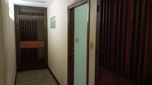 Imagen 8 de 16 de Oficina En Alquiler Centro Al Lado De La Plaza La Concordia Parroquia Santa Teresa 44 Mts
