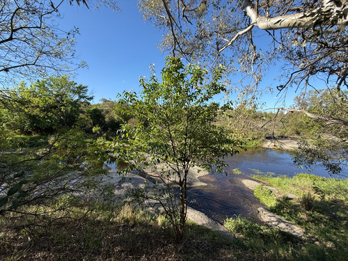 Terreno En Venta Con Costa De Rio - 3990 Metros - Escritura