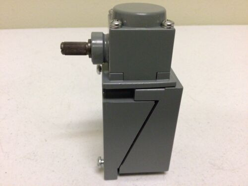New, Allen Bradley 802tnptp 40146 048 55 Ser J Oiltight Bbt