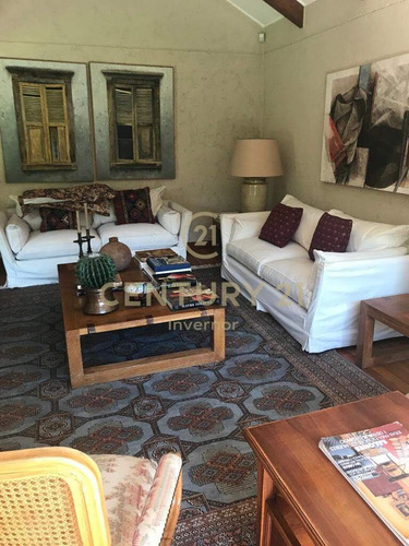 Acogedora Casa En El Huinganal