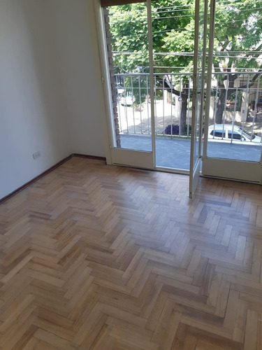 Imagen 3 de 14 de Hermoso Duplex A Pocas Cuadras Del Centro De Moron