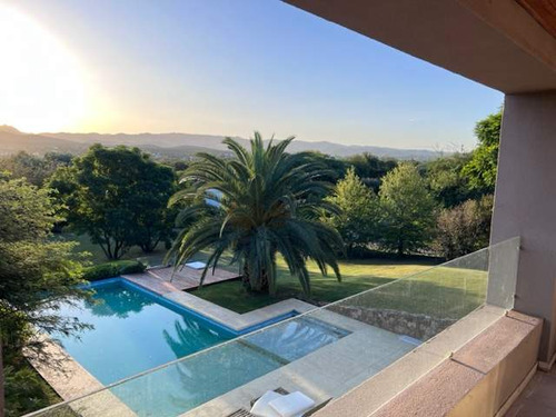 Imponente Propiedad Con Vistas  A Las Sierras En Barrio Cerrado La Serena