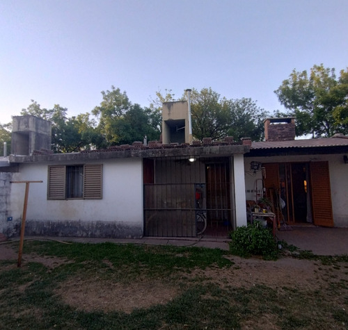 Casa De 3 Dorm. En Villa Allende