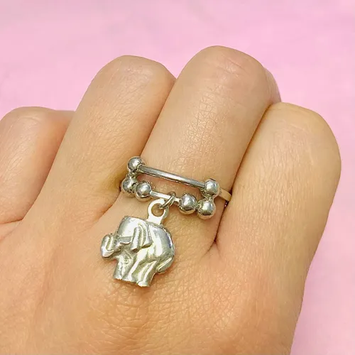 Anillo con dije colgante sale