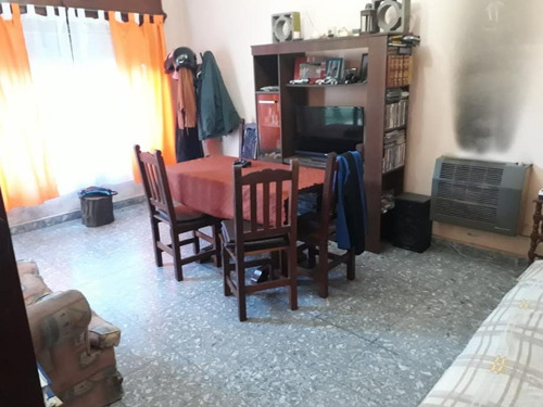 Imagen 3 de 14 de Casa En Venta Cond En Castelar Sur