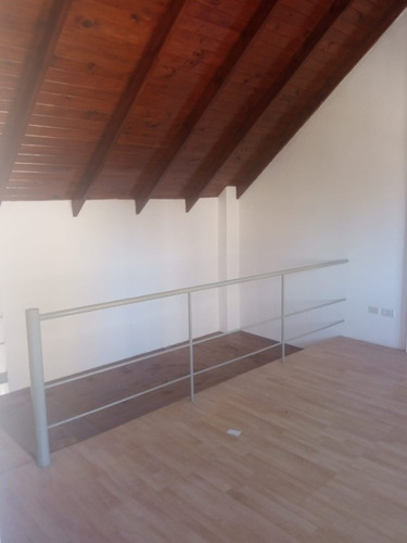Imagen 9 de 12 de Departamento Tipo Casa En Venta En Lanus Este