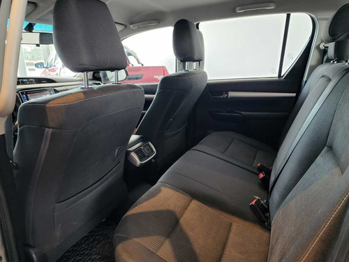 Imagen 8 de 8 de Toyota Hilux Srv 4x 4 Mt 2017