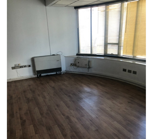 Se Vende Oficina Amplia Asolada En Calle Cochrane Valpo